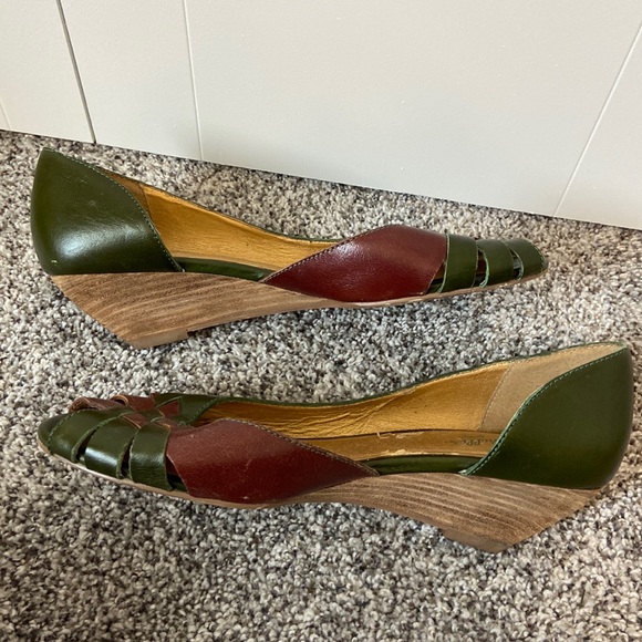 Seychelles Retro Green, Burgundy, and Brown Peep Toe Wedges Size 8 - Picture 1 of 10